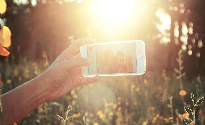 Kā uzņemt labu selfiju: 10 īpaši praktiski padomi un triki